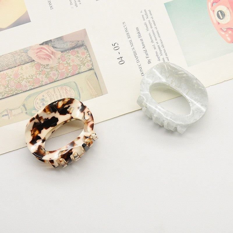 Hollowed Round Hair Claw Clip