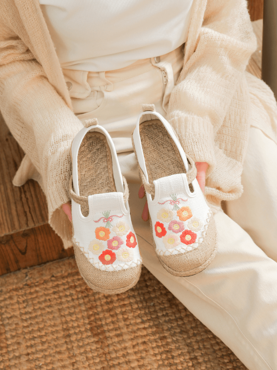 Belize Daisy Embroidered Linen Loafer - Apricot