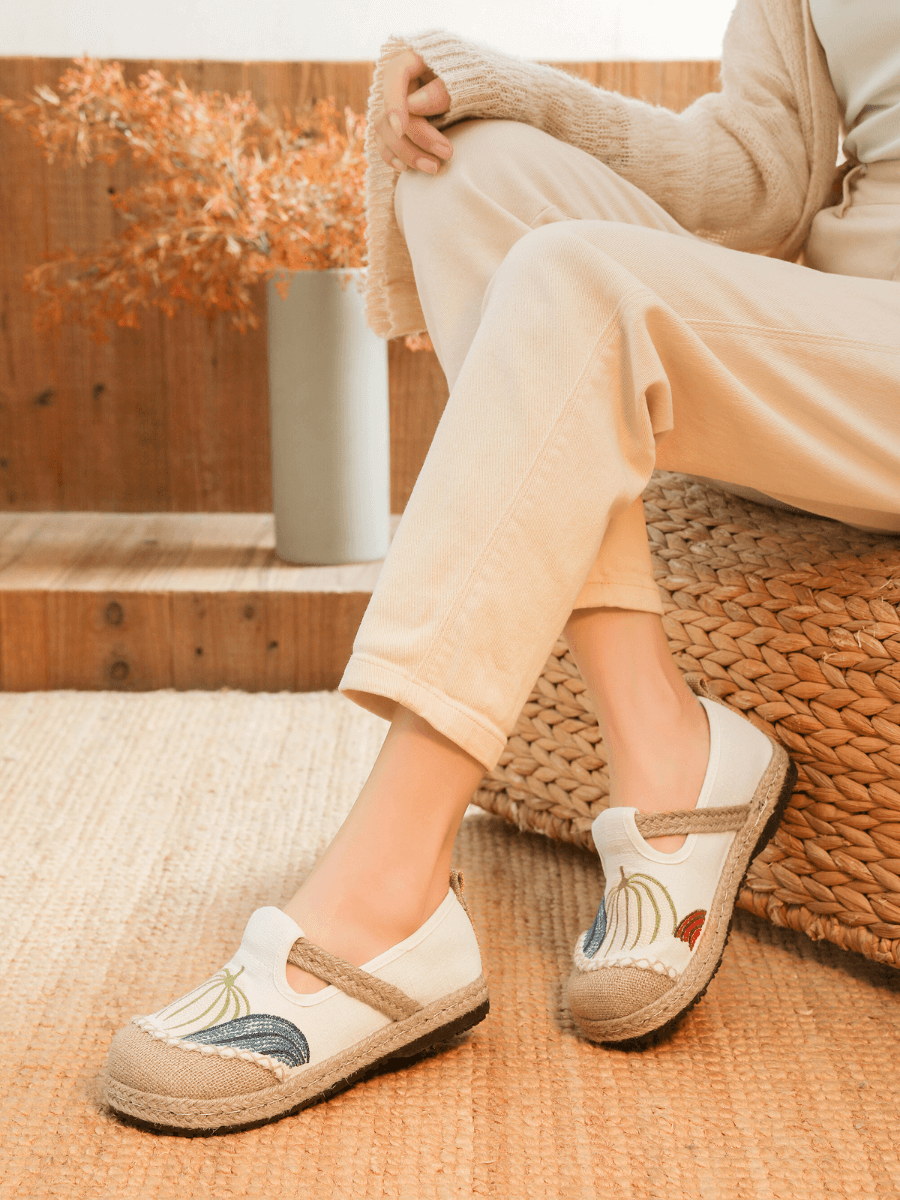 Pumpkin Kiss Embroidered Linen Loafer - Apricot