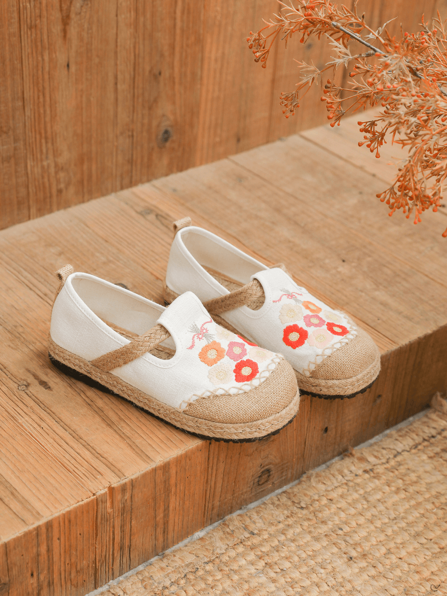 Belize Daisy Embroidered Linen Loafer - Apricot