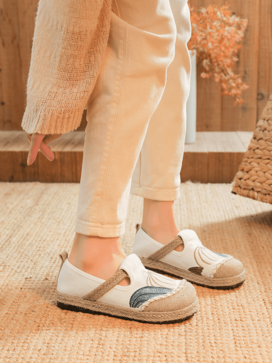 Pumpkin Kiss Embroidered Linen Loafer - Apricot