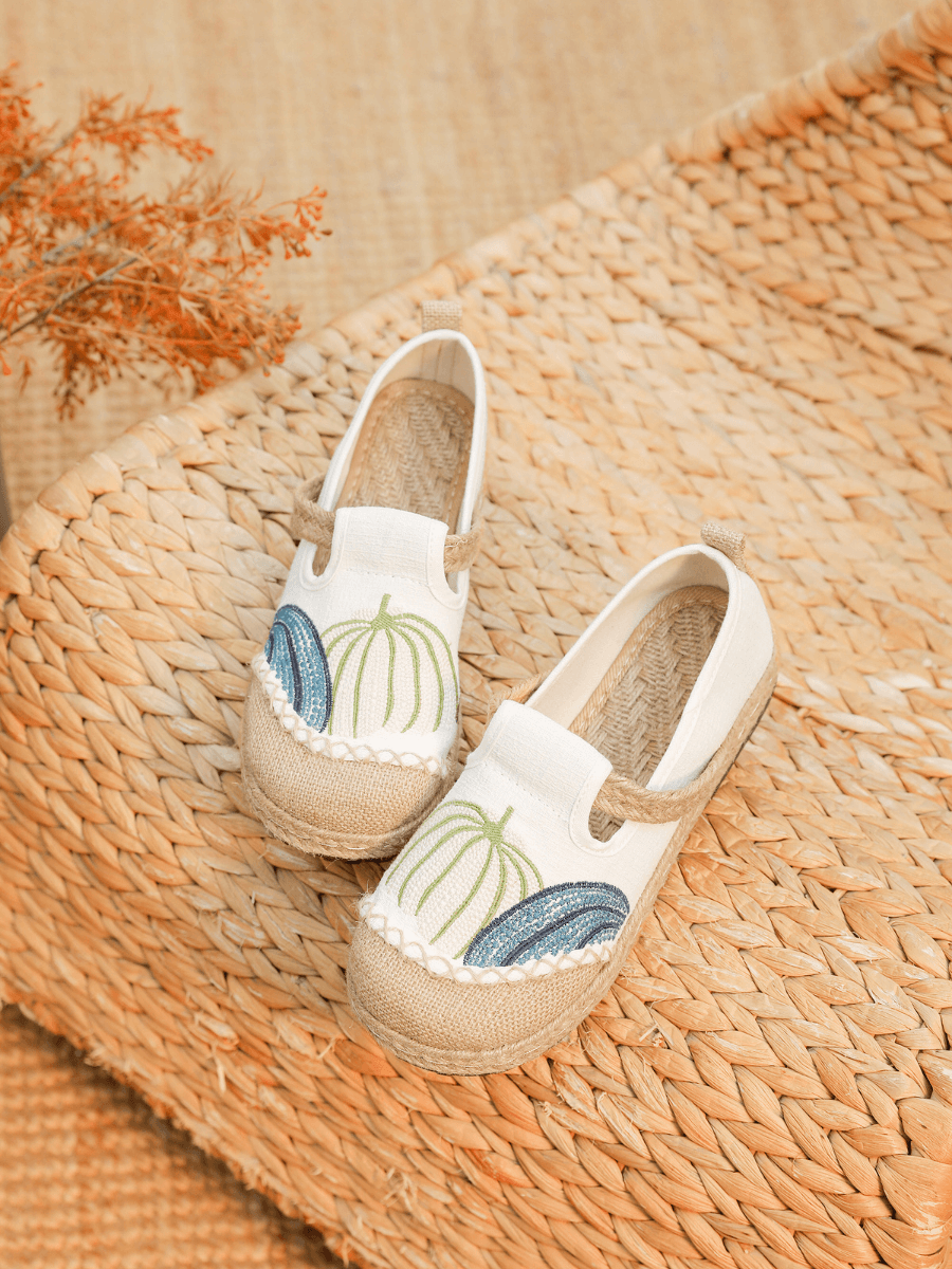 Pumpkin Kiss Embroidered Linen Loafer - Apricot