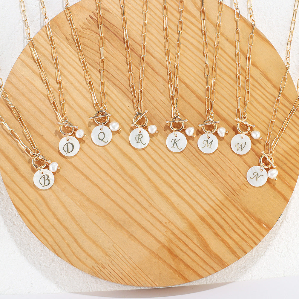 Bridesmaid Gifts Personalized Shell Necklace 26-letter Pendant Necklaces