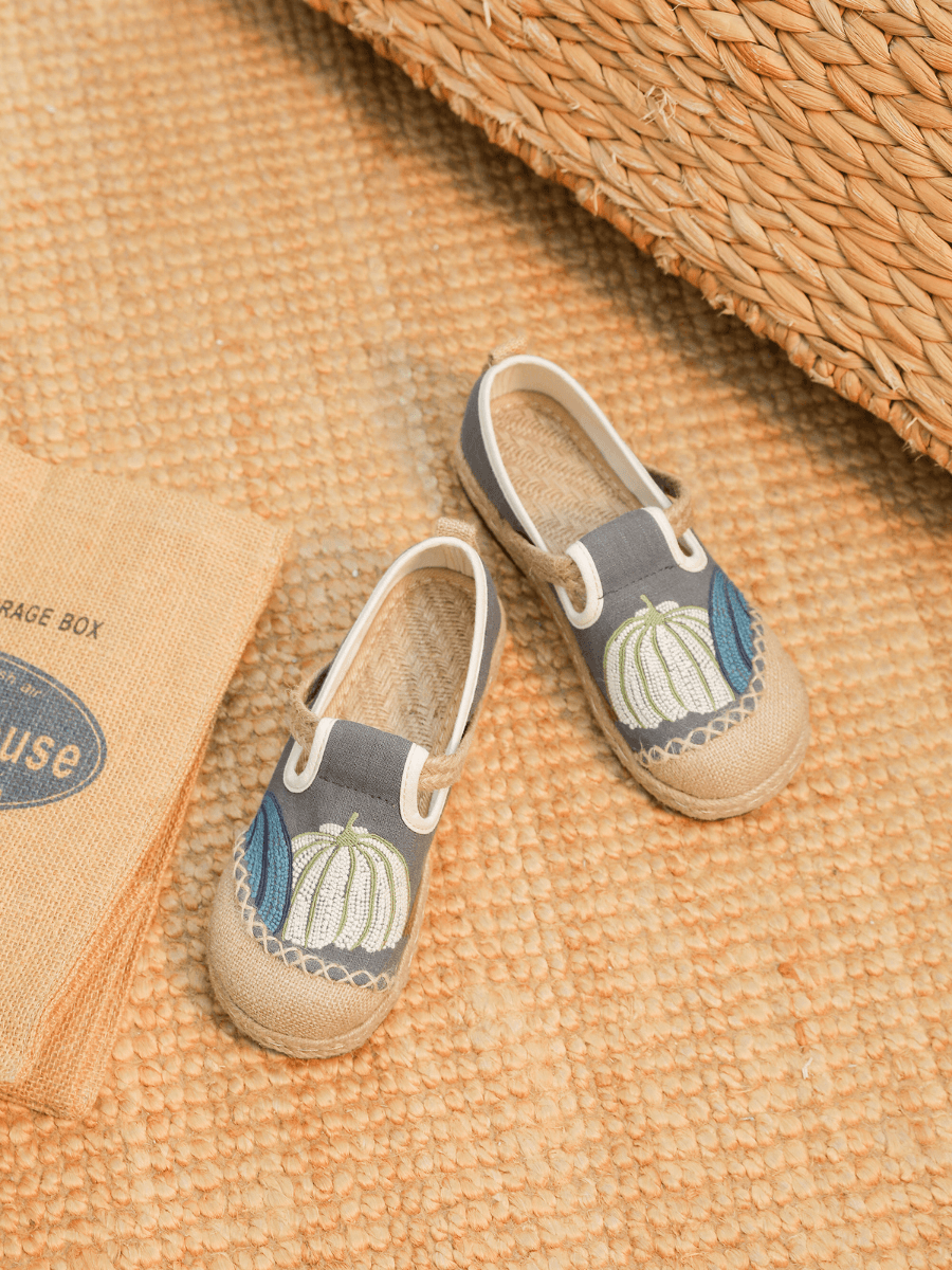 Pumpkin Kiss Embroidered Linen Loafer - Grey