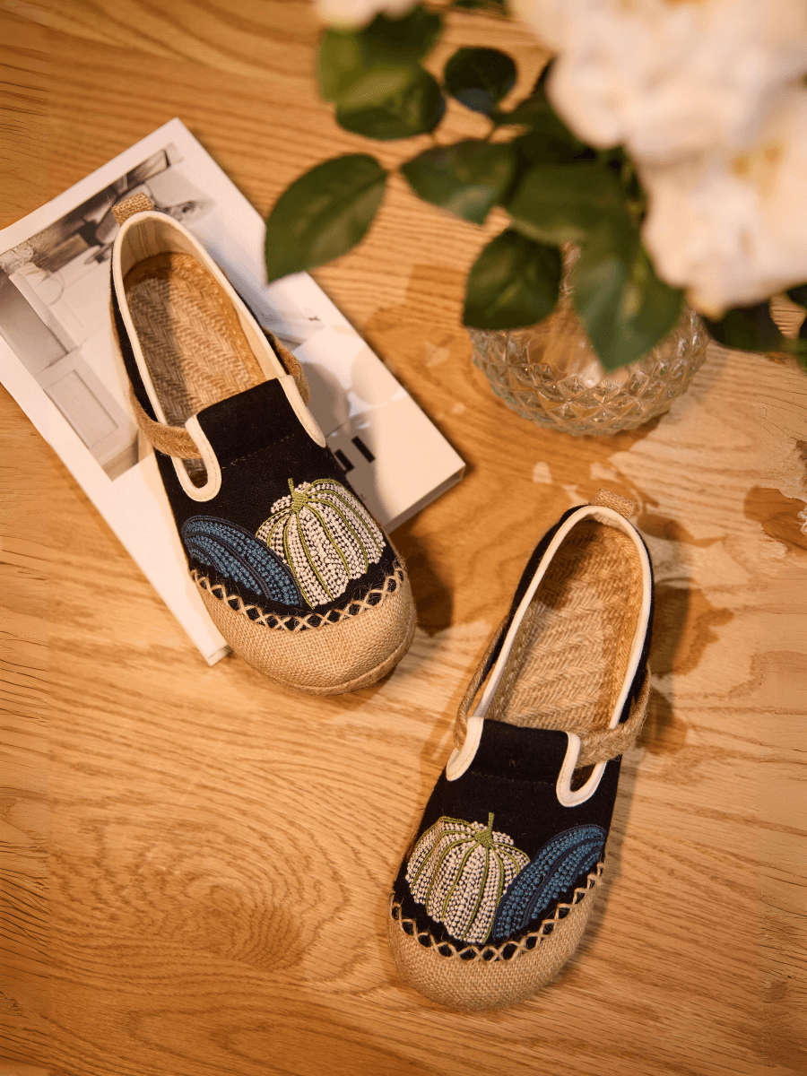 Pumpkin Kiss Embroidered Linen Loafer - Black