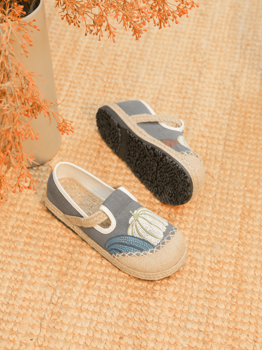 Pumpkin Kiss Embroidered Linen Loafer - Grey