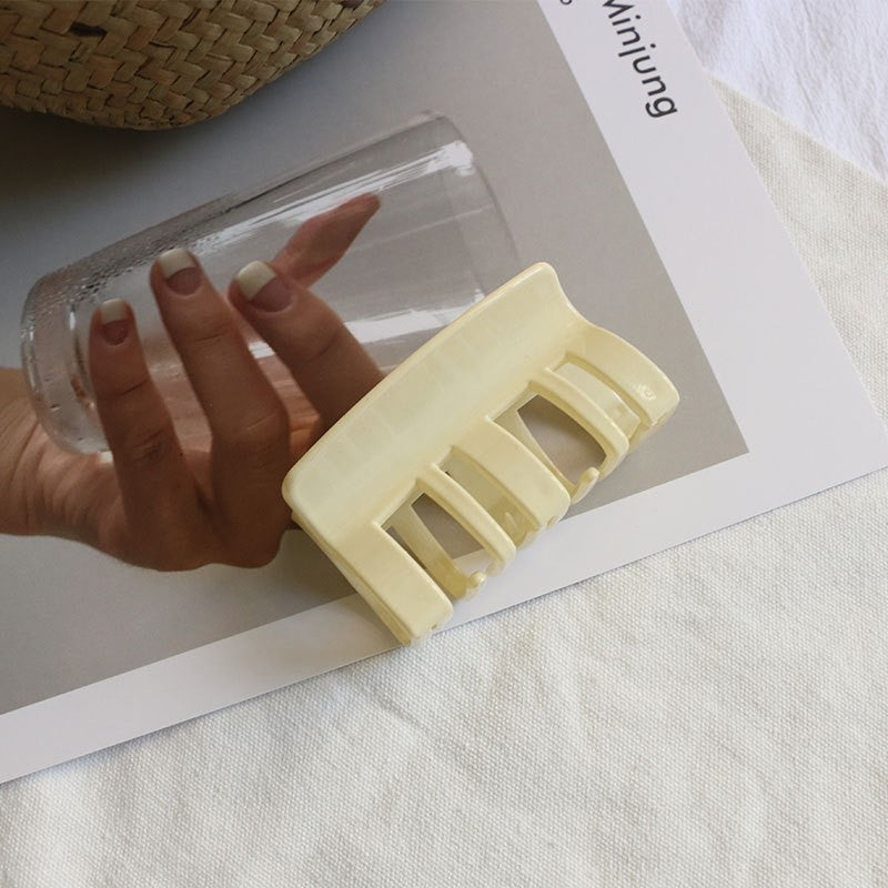 Retro Elegant Resin Hair Claw Clip