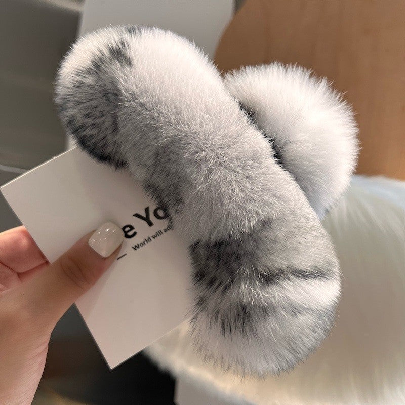 Trendy Large Furry Hair Claw Clip