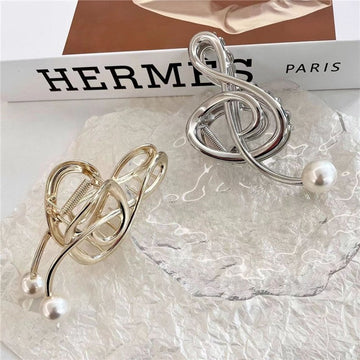 Note Simple Pearl Claw Clip