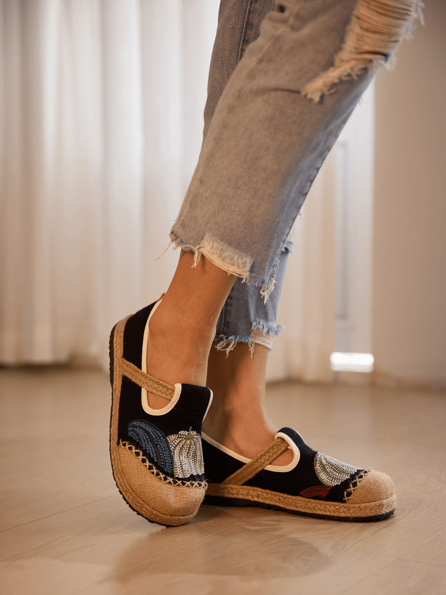 Pumpkin Kiss Embroidered Linen Loafer - Black