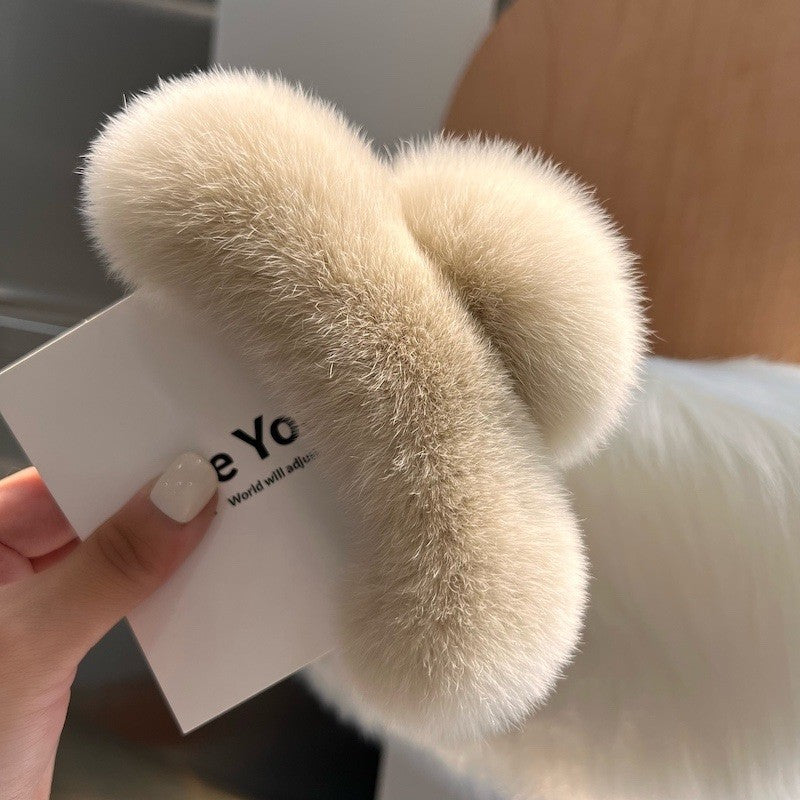 Trendy Large Furry Hair Claw Clip