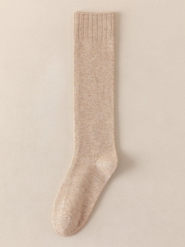 Casual Breathable Solid Color Mid-Calf Socks