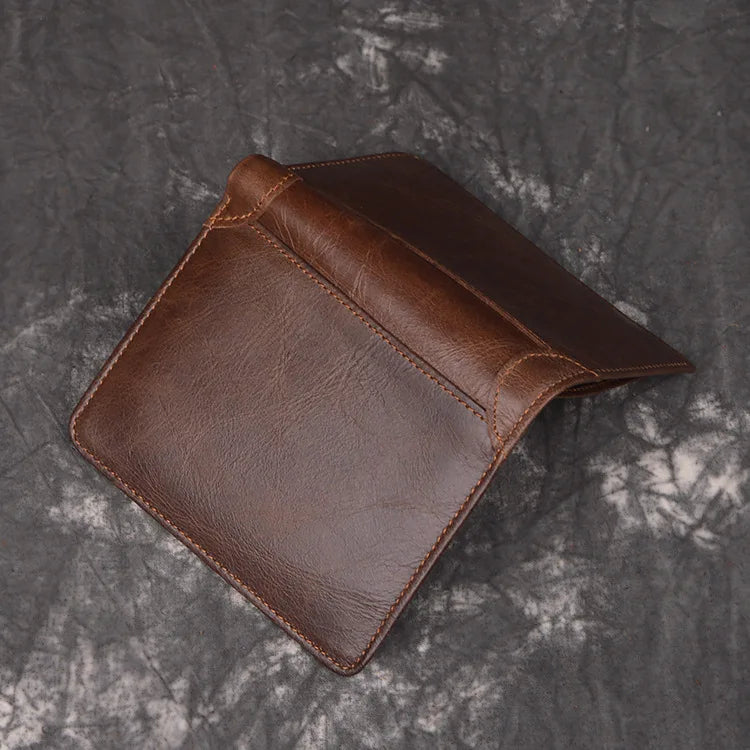 Oil-Waxed Leather Compact Wallet – RFID Wallet with Card Slots & Anti-Magnetic Protection