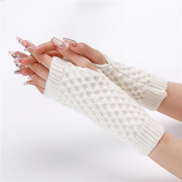 Short Pineapple Flower Fingerless Knit Gloves
