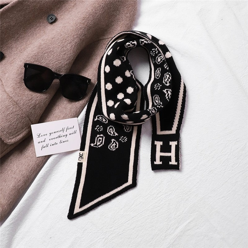 Stylish Knit Scarf With Floral Print