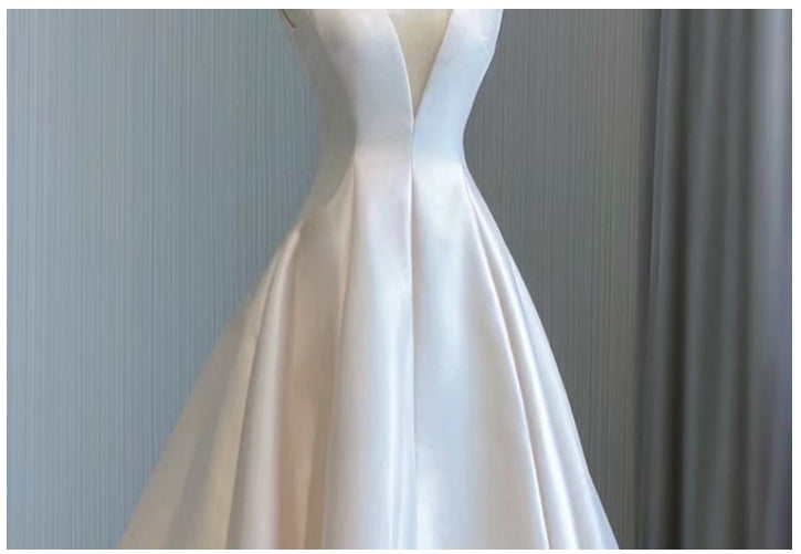 Simple Design V Neck Satin Bow Backless Trail Wedding Dresses