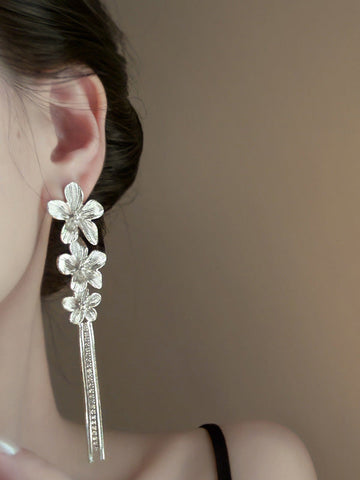 Flower Shape Tasseled Drop Earrings