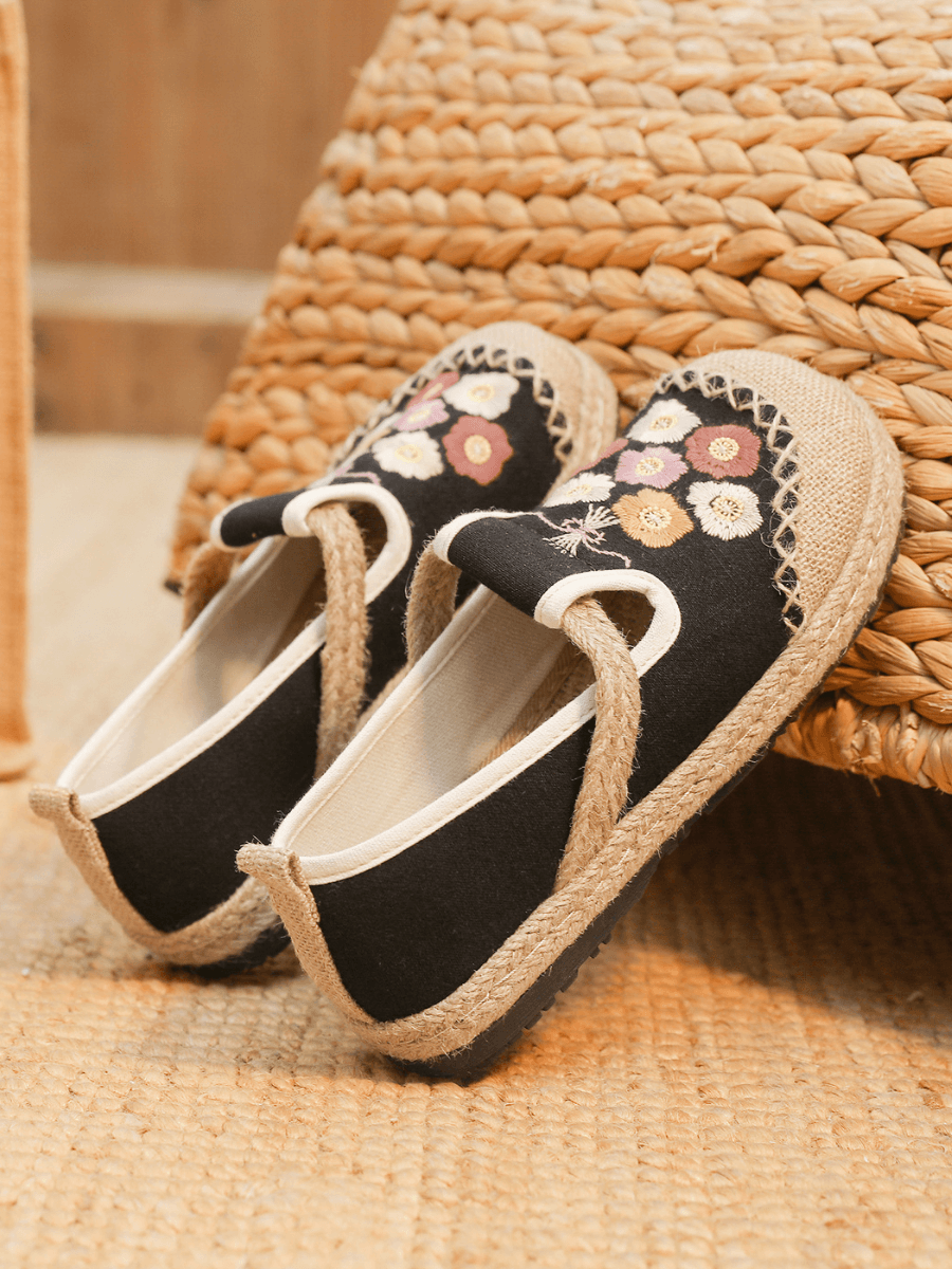 Belize Daisy Embroidered Linen Loafer - Black
