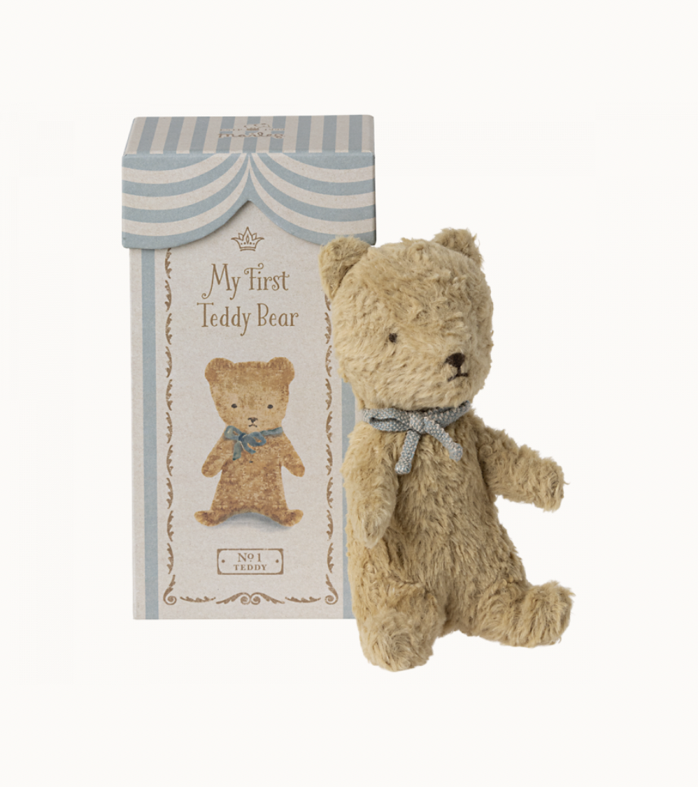 My first teddy  Sand