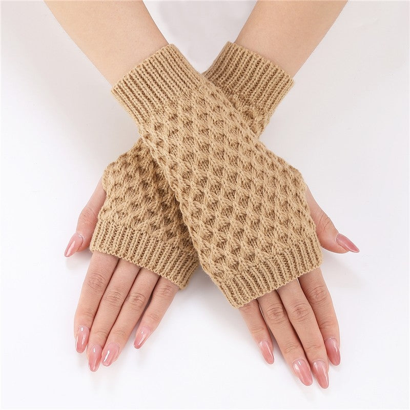 Short Pineapple Flower Fingerless Knit Gloves