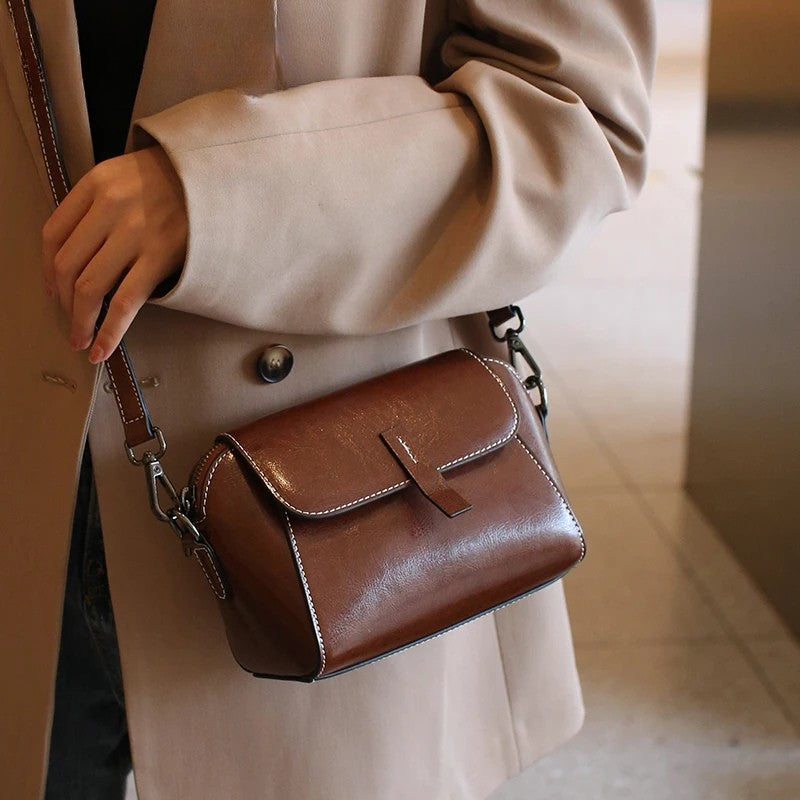 Oil Wax Cowhide Leather Crossbody Bag - Fashionable Versatile Shoulder Shell Handbag