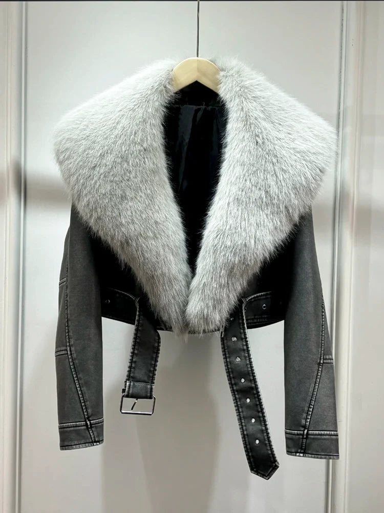 Fashion Faux Fur Collar Short Winter Warm Coat with Pockets