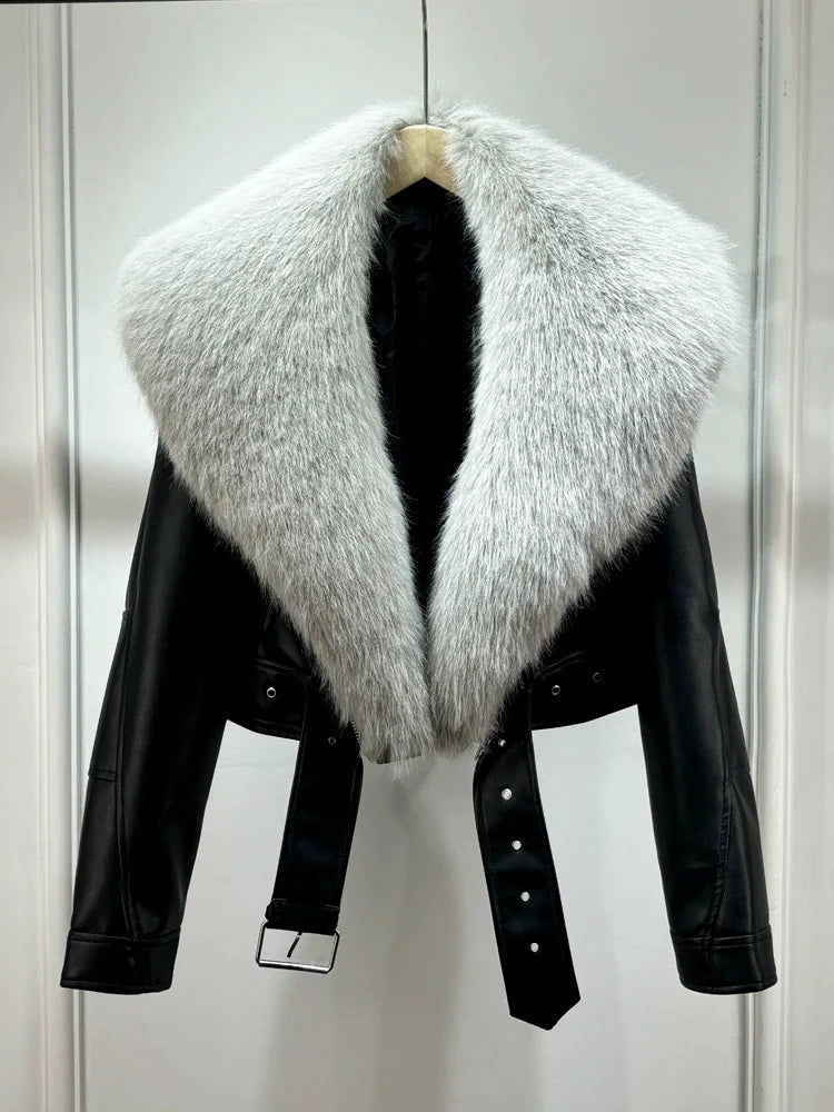 Fashion Faux Fur Collar Short Winter Warm Coat with Pockets