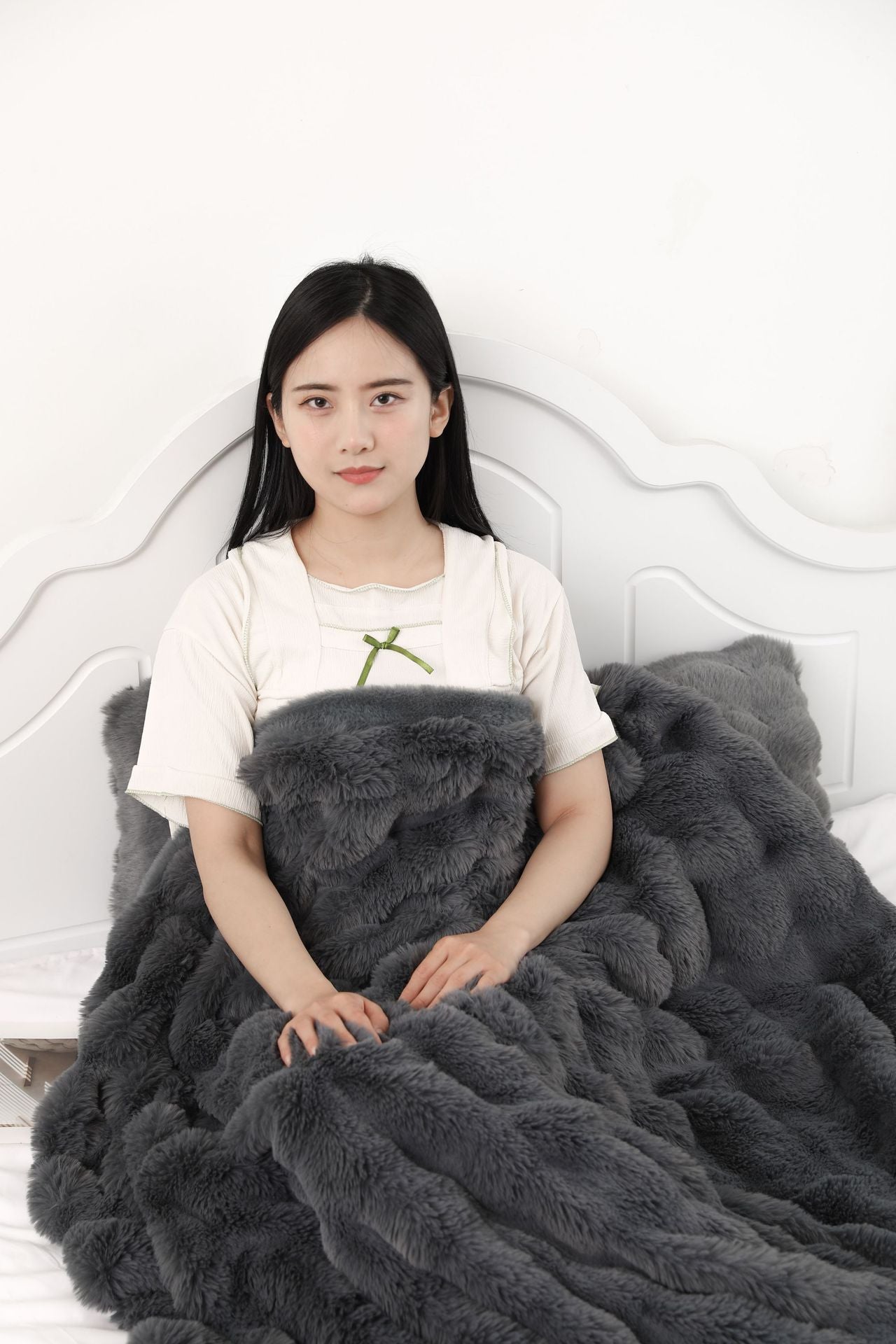 Soft & Thick Fleece Throw Blanket
