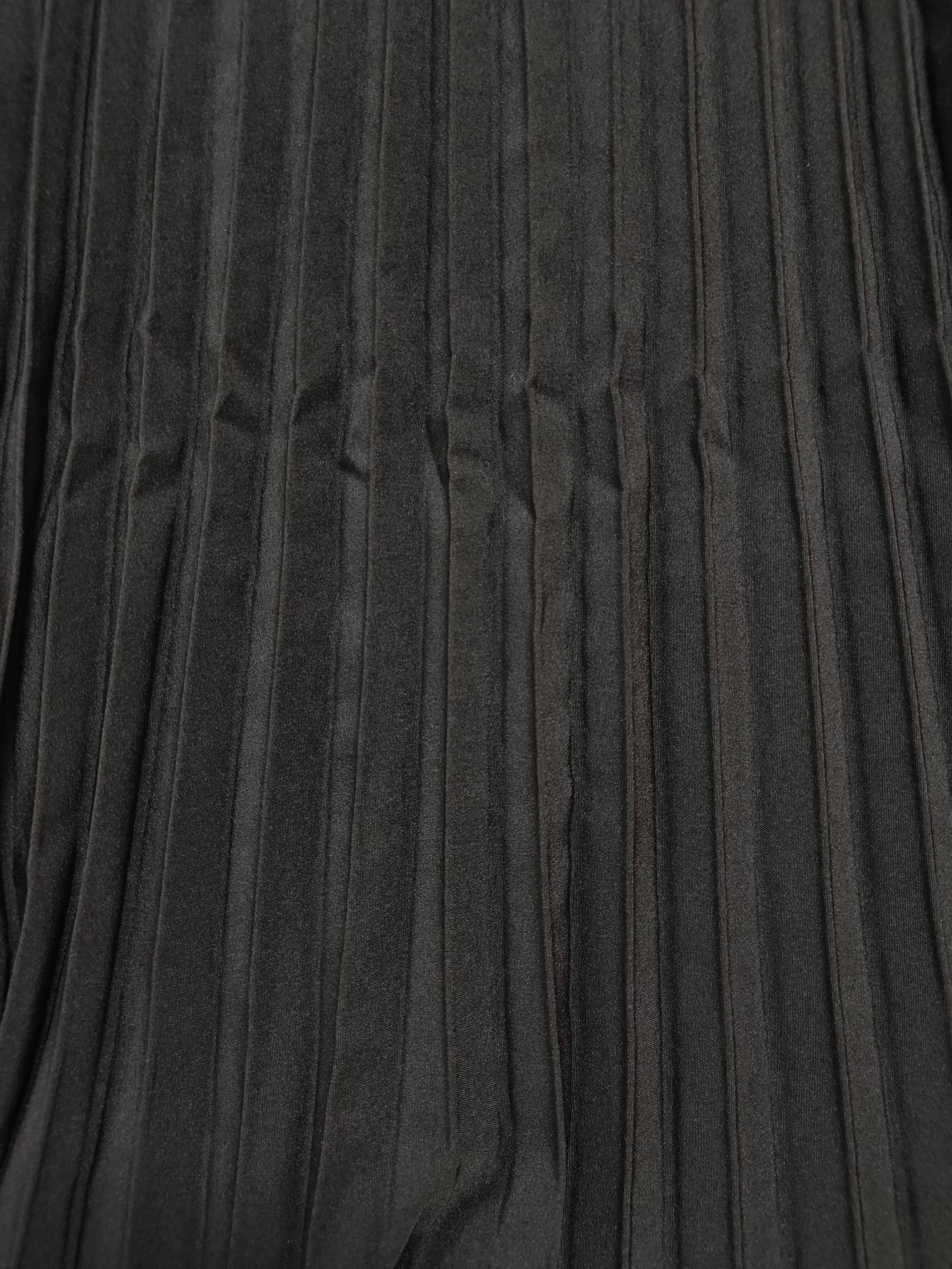 Elegant & Fashionable Round Neck Sleeveless Long Pleated Dress