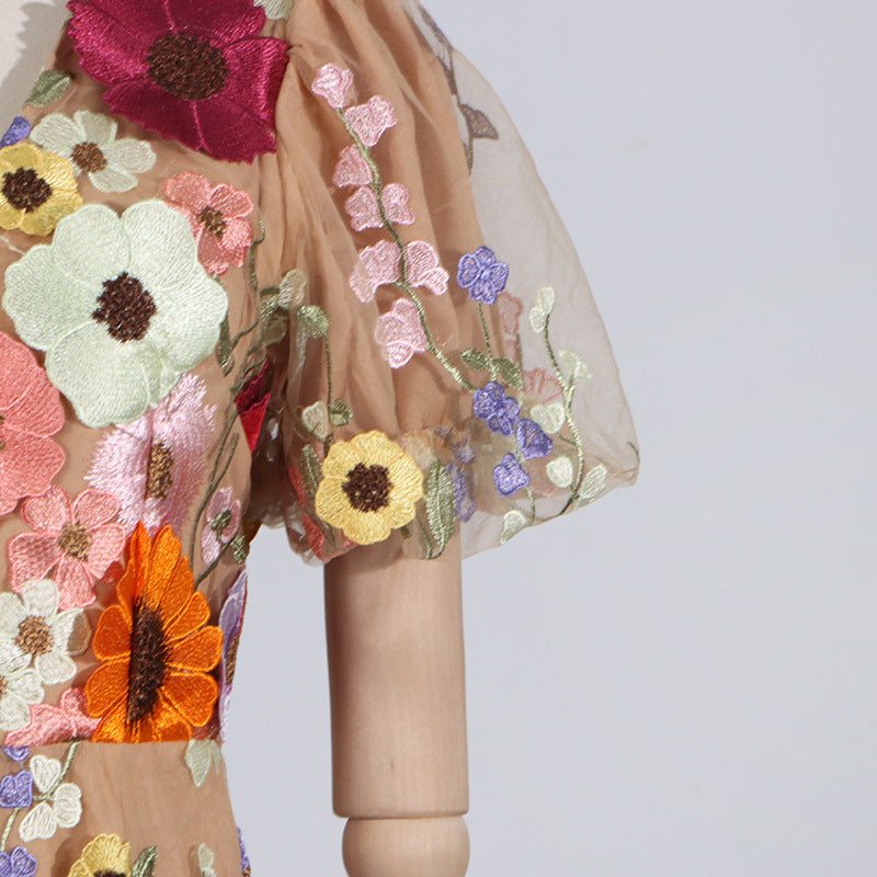 Elegant Long Sleeve Embroidered Maxi Dress – Romantic Bubble Sleeve & Floral Lace Detail