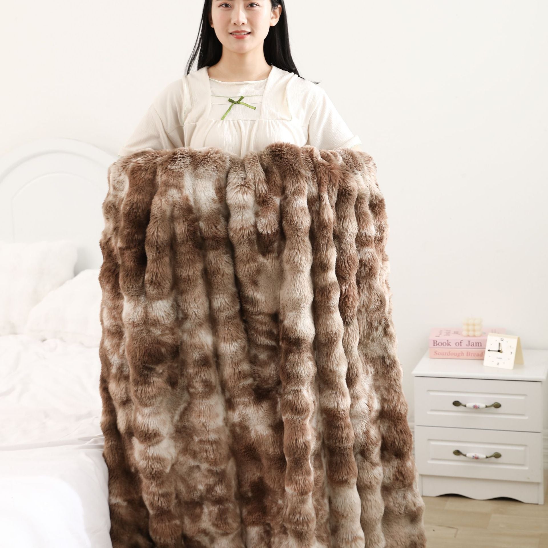 Tie-Dye Reversible Bubble Fleece Blanket