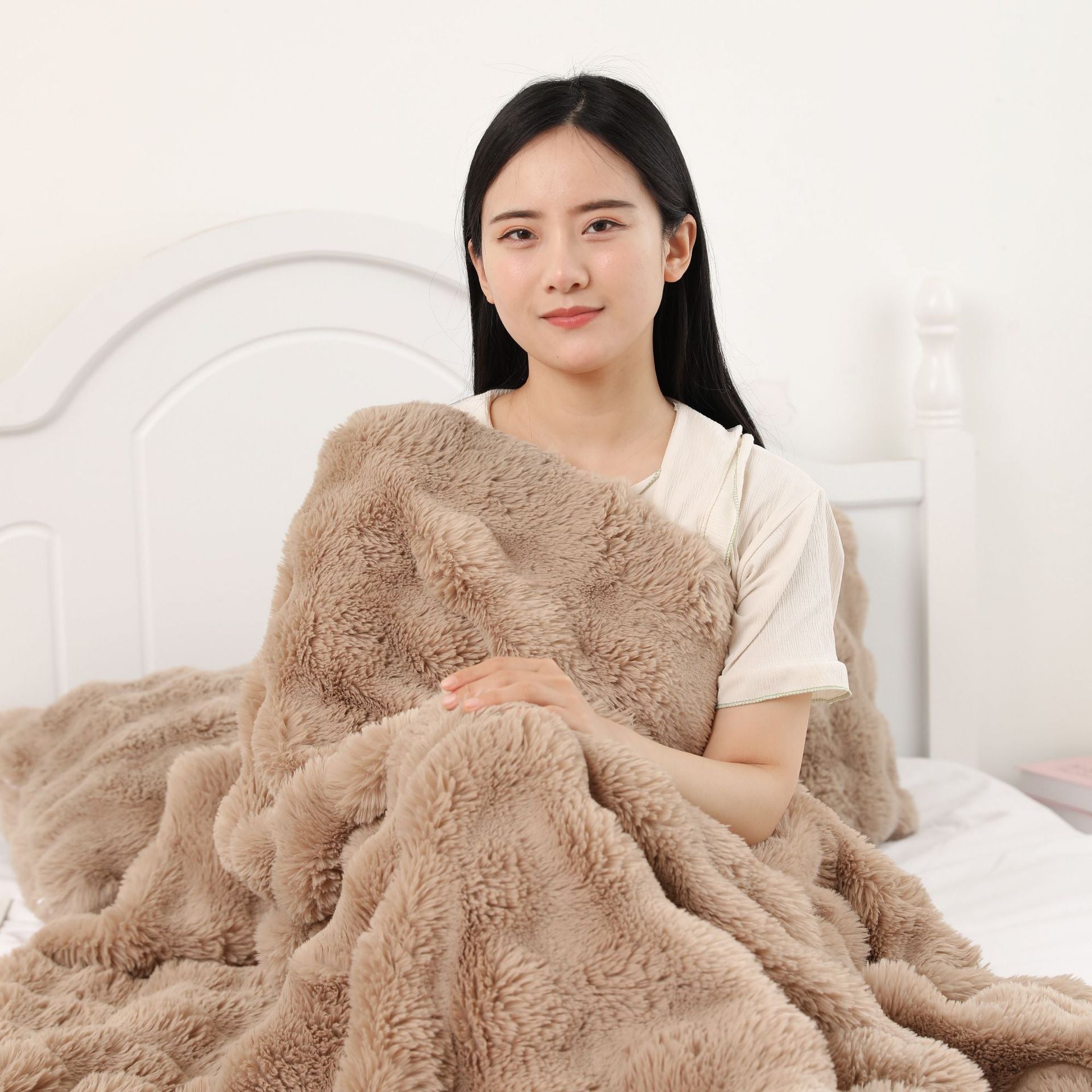Soft & Thick Fleece Throw Blanket
