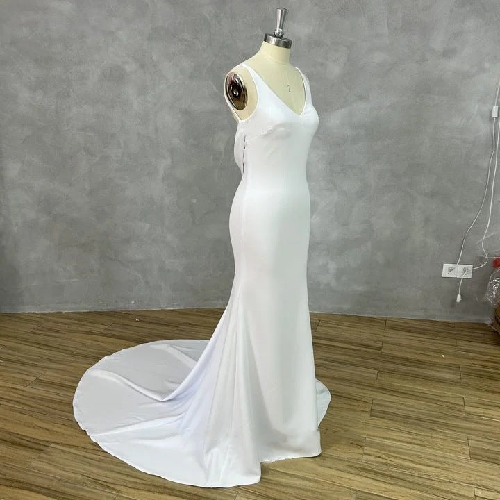 Fashion V Neck Simple Design Brush Train Wedding Dresses