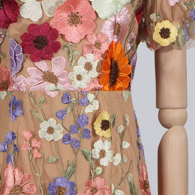 Elegant Long Sleeve Embroidered Maxi Dress – Romantic Bubble Sleeve & Floral Lace Detail