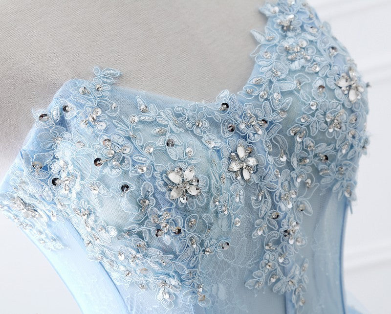 Elegant Long Evening Gown with Train for Prom