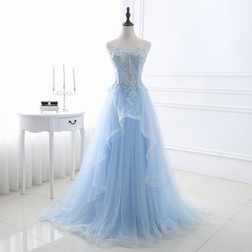 Elegant Long Evening Gown with Train for Prom