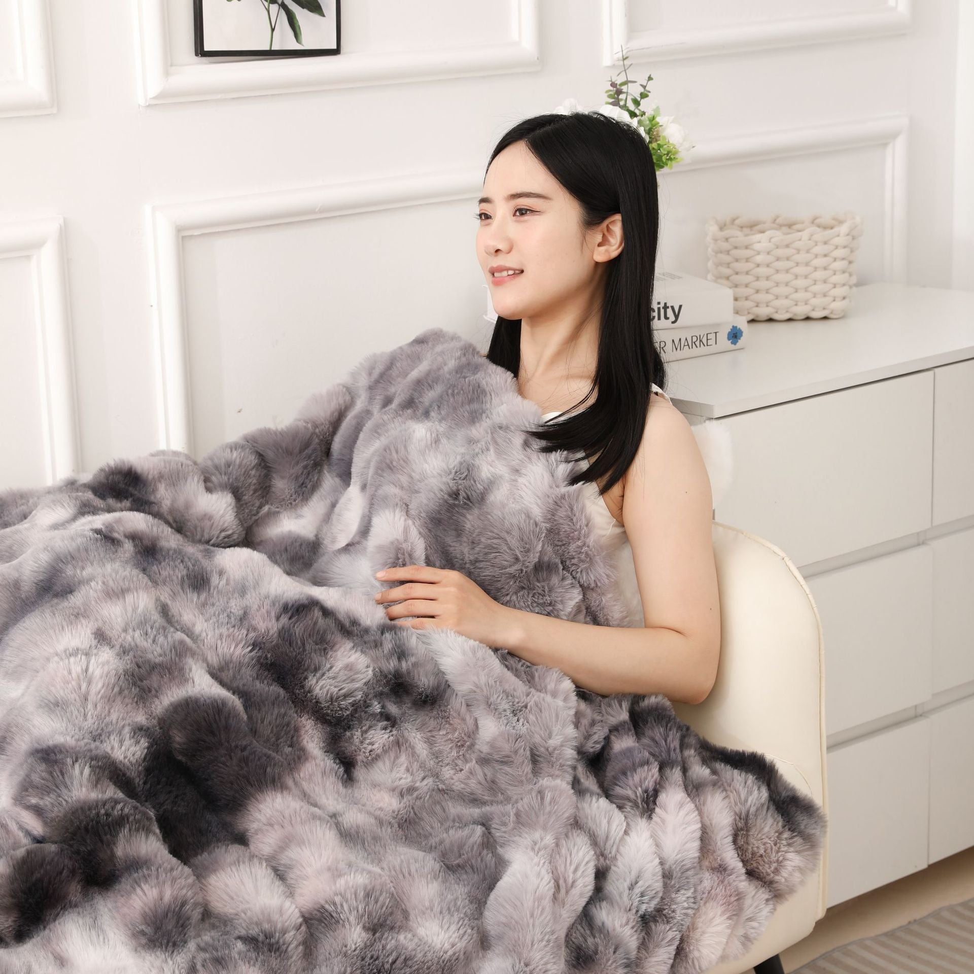 Tie-Dye Reversible Bubble Fleece Blanket