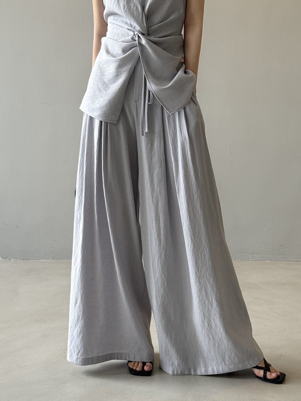 Designer Twist Knot Sleeveless Blouse Set for Women