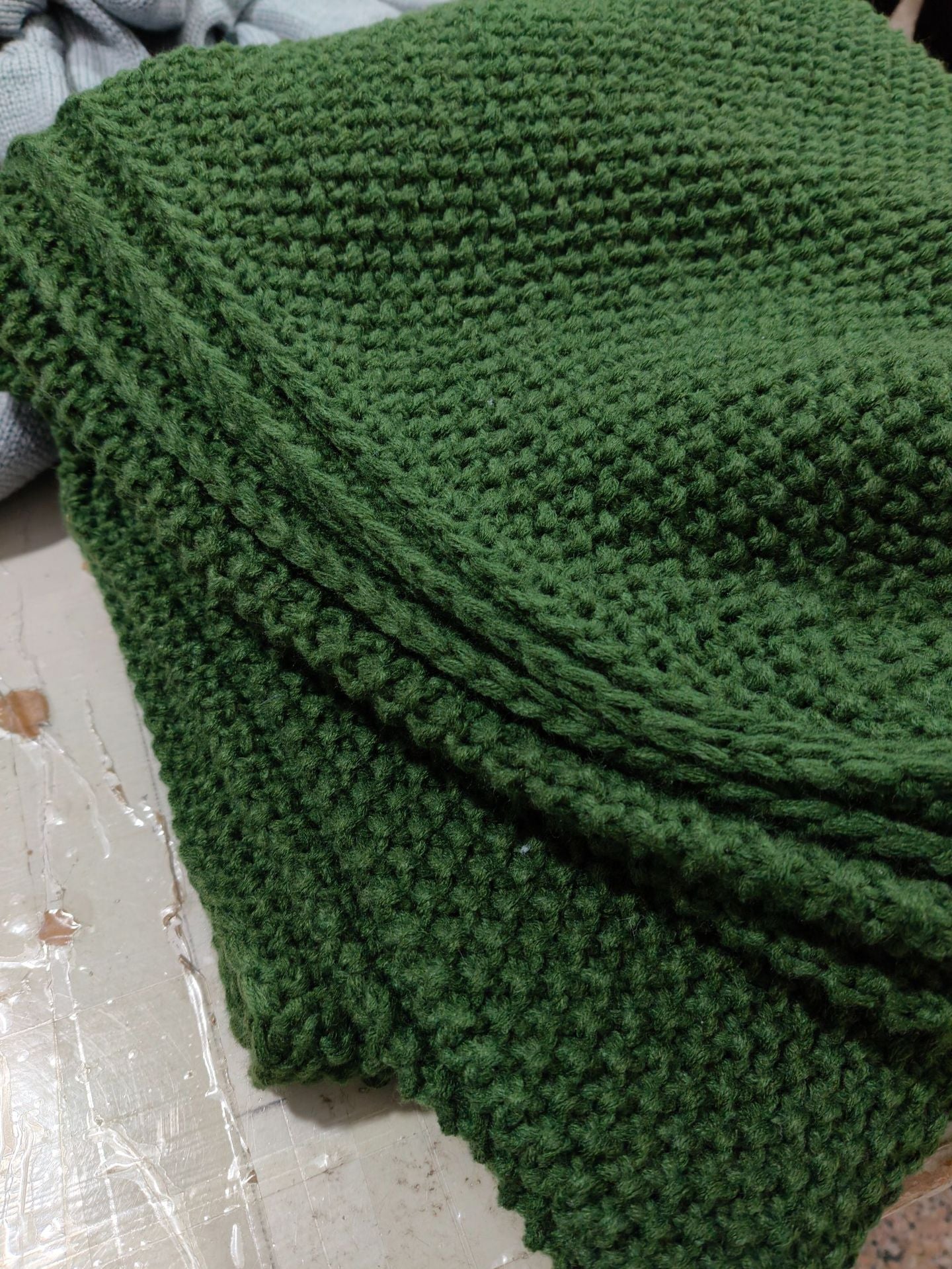 Knit Blanket – Cozy Office & Sofa Throw for AC Naps, Travel, and Home