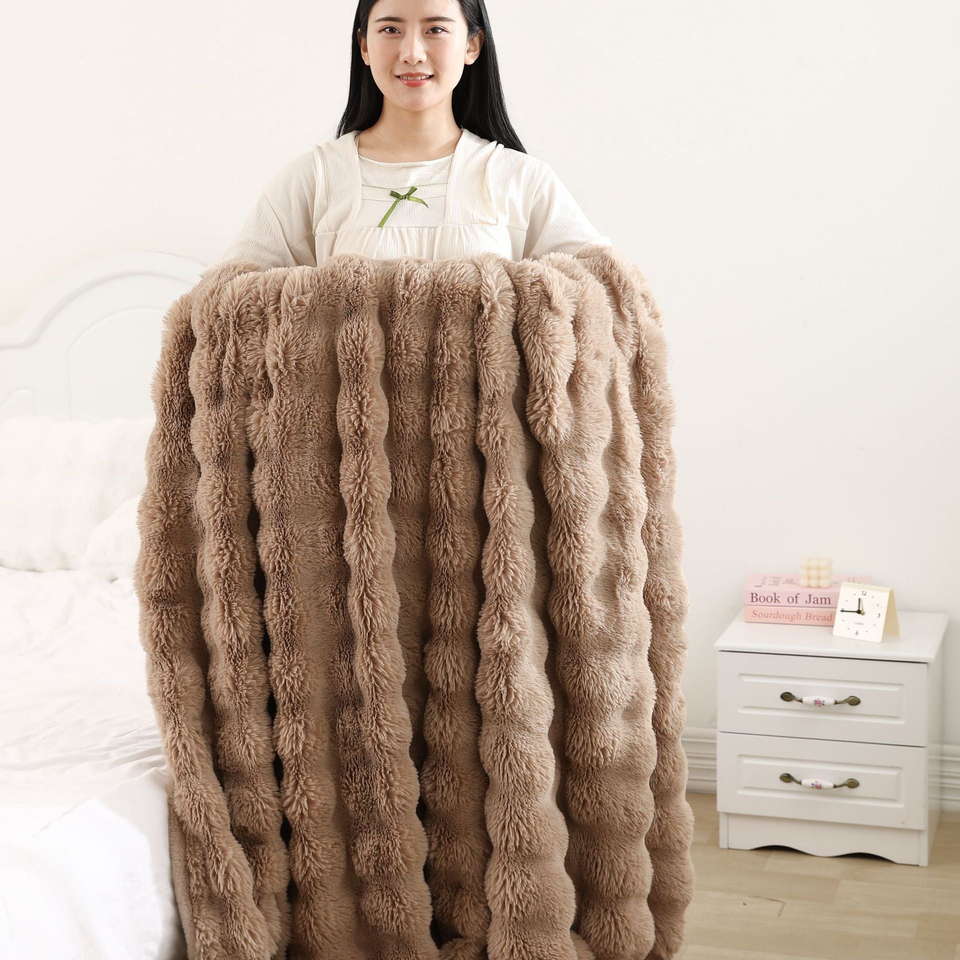 Soft & Thick Fleece Throw Blanket