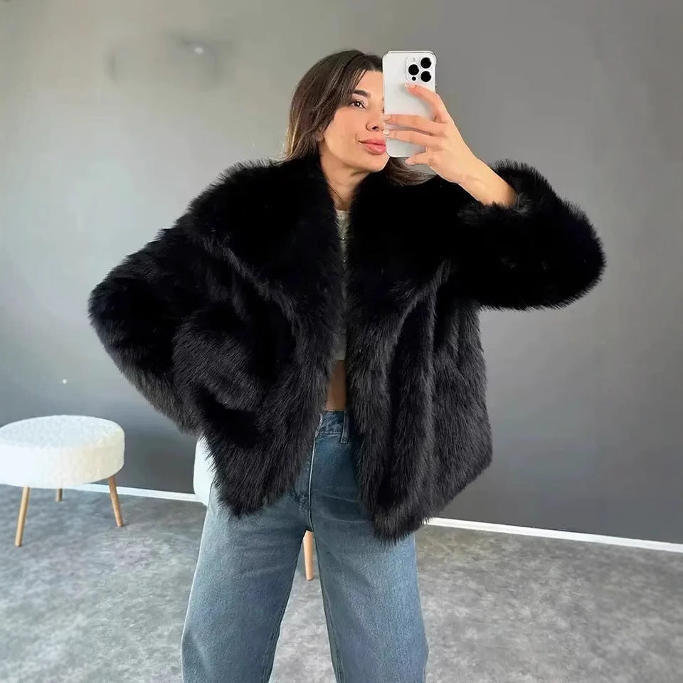 Women's Cropped Faux Fur Jacket - Short Winter Coat