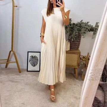 Elegant & Fashionable Round Neck Sleeveless Long Pleated Dress