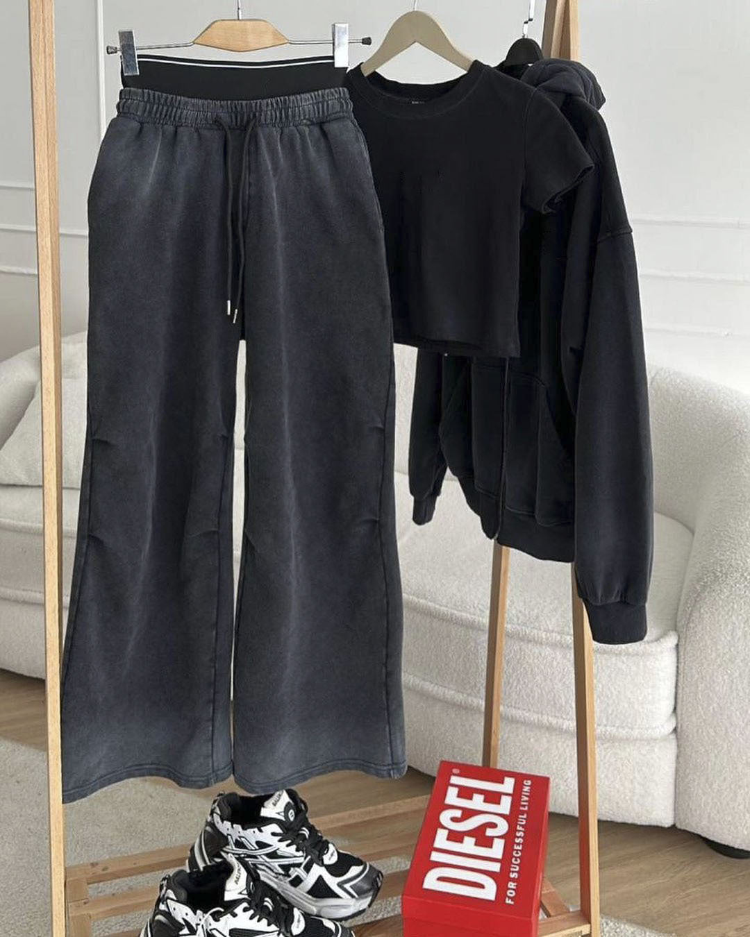 Designed Cool Zippered Coats and Pants for Women