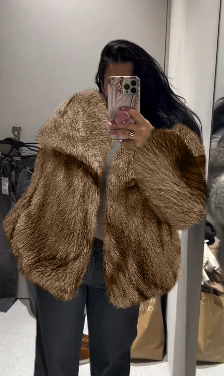 Women's Cropped Faux Fur Jacket - Short Winter Coat