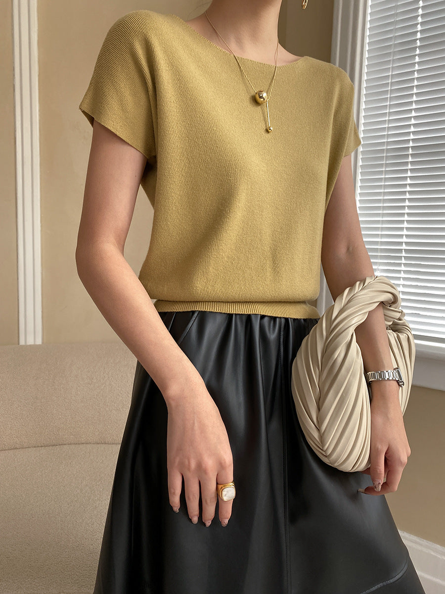 Women's Minimalist Short Sleeve Knit Top