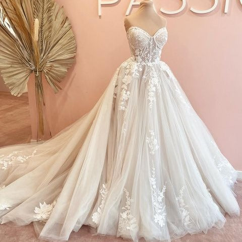 Off-Shoulder Petite Bride Wedding Dress with Train