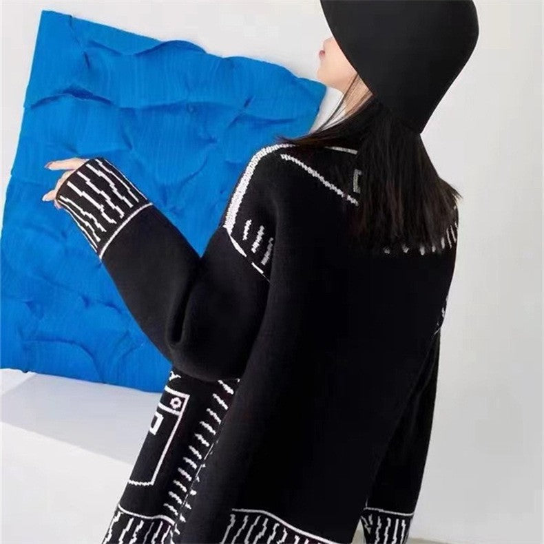 Oversized Black and White Graphic Doodle Knit Cardigan
