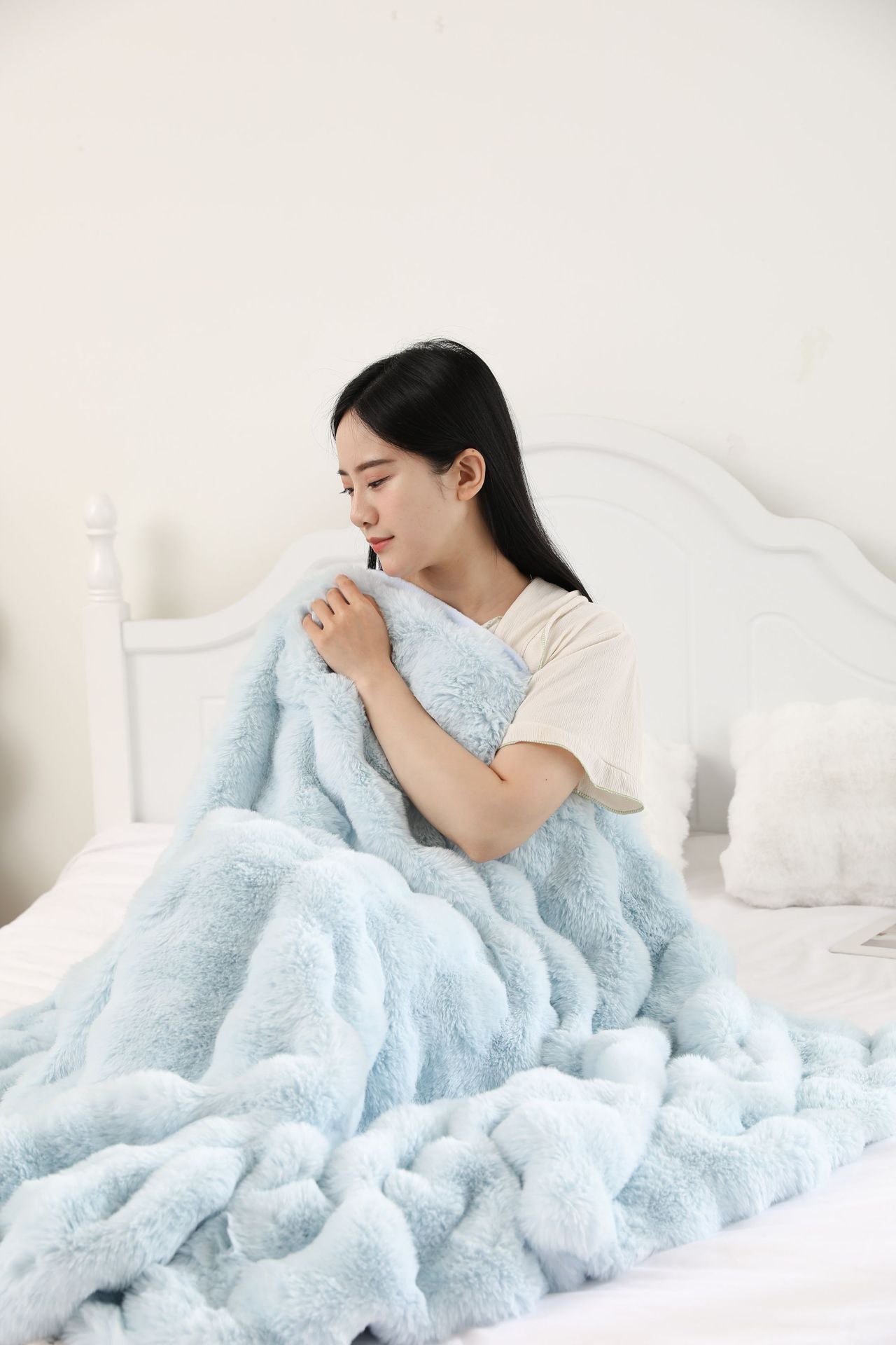 Soft & Thick Fleece Throw Blanket