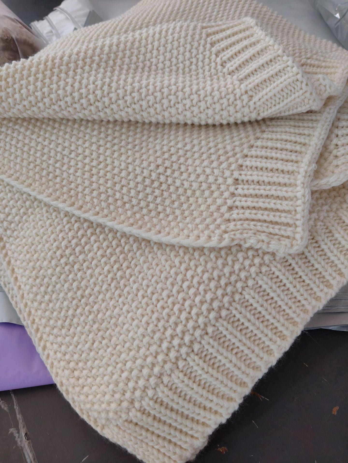 Knit Blanket – Cozy Office & Sofa Throw for AC Naps, Travel, and Home