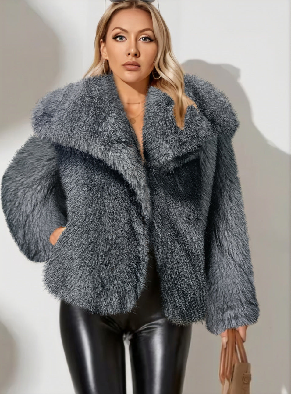 Women's Cropped Faux Fur Jacket - Short Winter Coat
